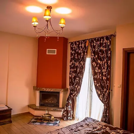 ホテル Andromeda Limni Plastira Koutsodímos